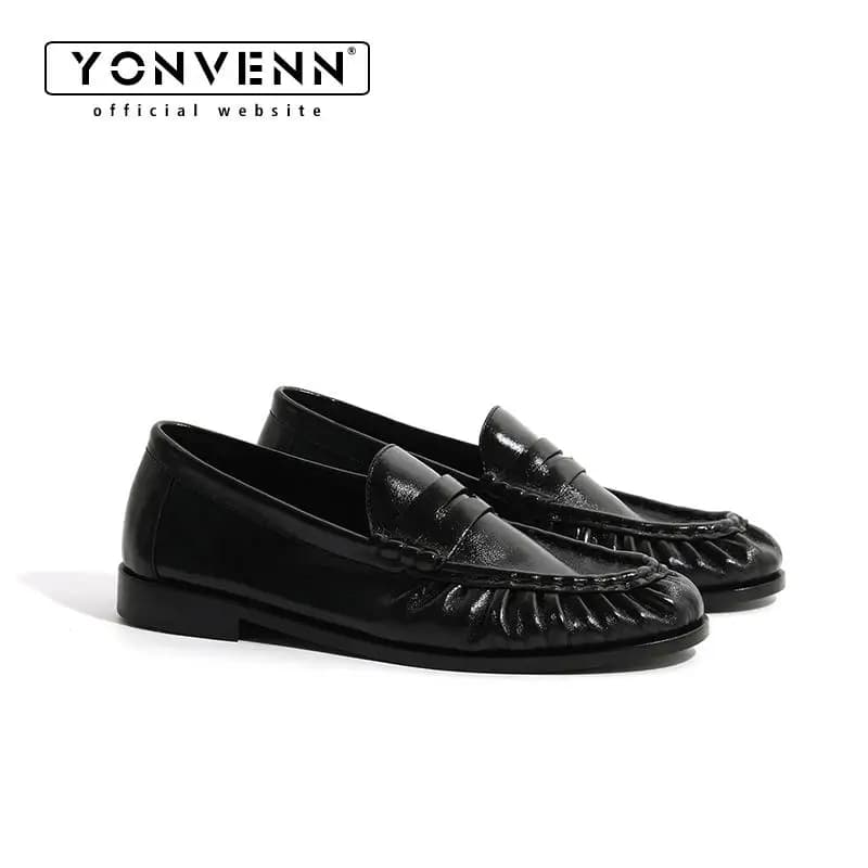 New Retro Loafers for Men Featuring Classic and Pleated Design Suitable for Work and Commuting with Slip-in Dress Leather Shoes