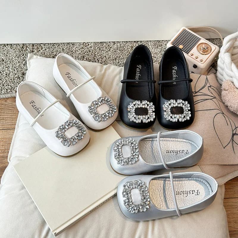 Girls Dance Shoes Non-slip Soft Sole Kids Flats French Style Elegant Round Toes 2025 New Fashion Children Leather Shoes Slip-on