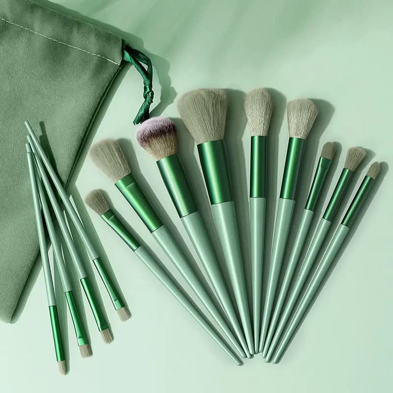 13 Makeup Brushes Complete Set Professional Makeup Tools for Beginners Comes with a storage bag