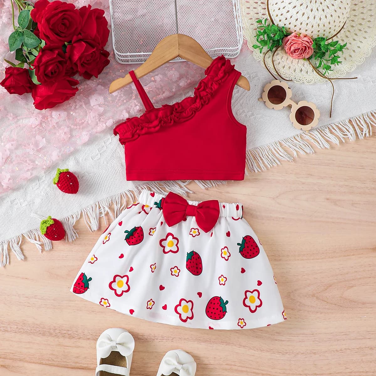 Baby clothing Baby girls Ruffle Sleeveless Top Bow and Strawberry Print Skirt Fashionable Set for 0-3 Year Toddler Baby Girls