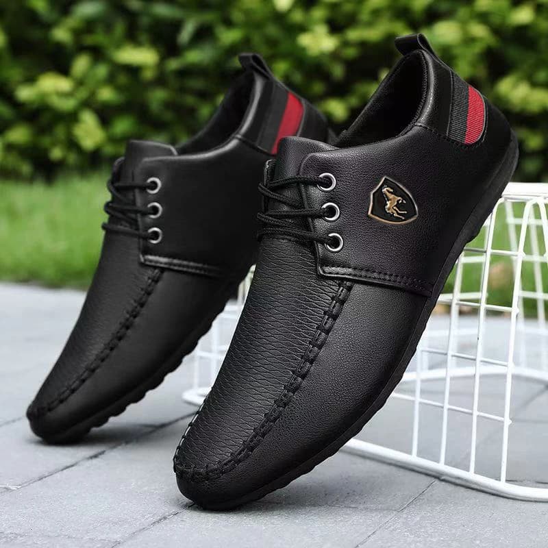 Men's loafers, featuring black and red accents - low-top lace-up design, breathable fabric lining and durable PVC sole, suitable