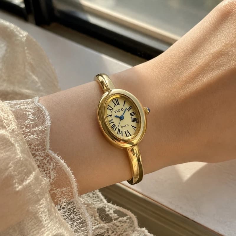 Top Brand Elegant Oval Bracelet Watches For Women Classic Elegant Roman Numeral Dial Ladies Quartz Wristwatch Relogio Feminino