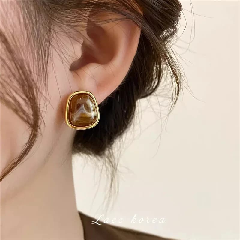 European Trend New High Design Luxury Amber Earrings For Women Fashion French Retro Style Jewelry Girl Gift Accessories