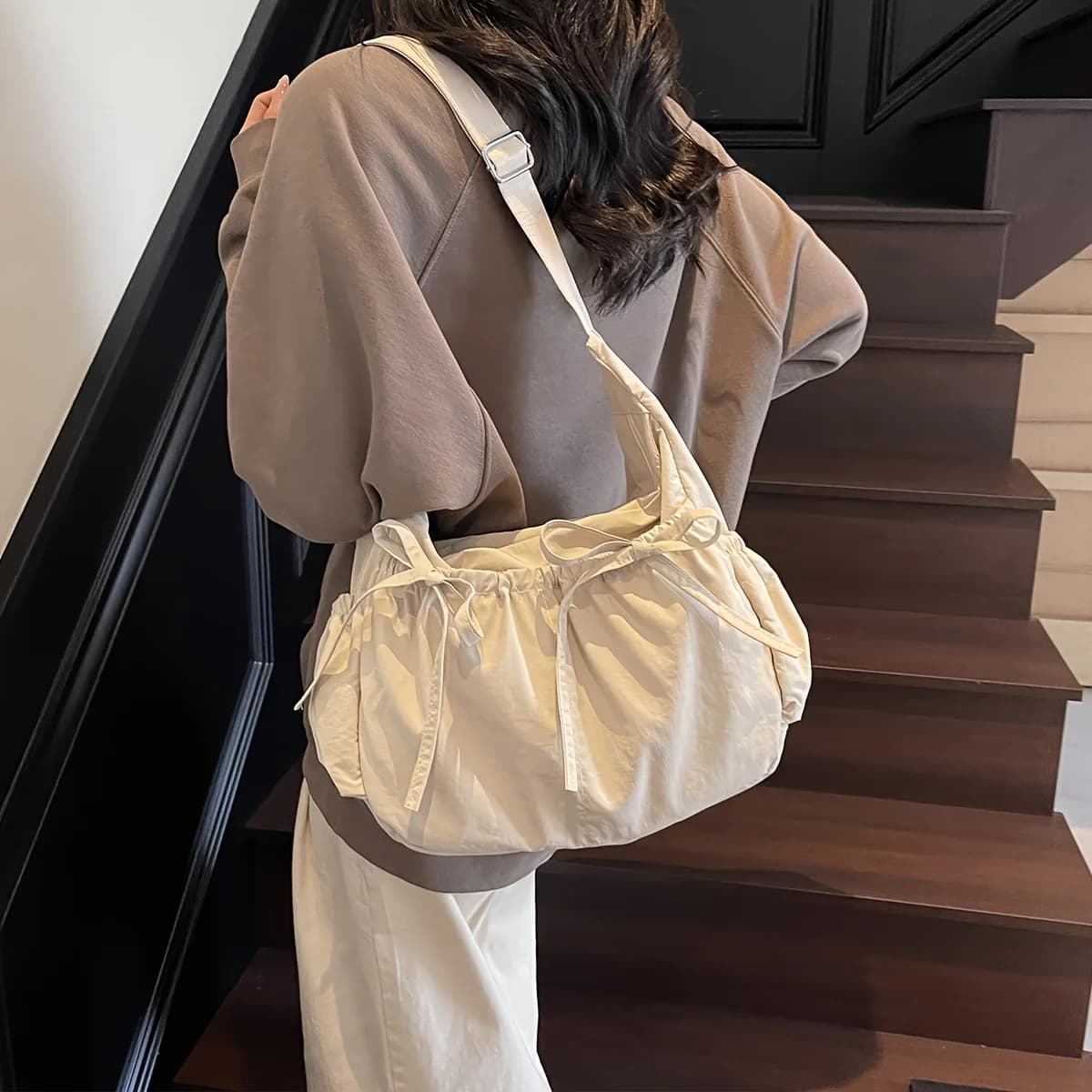 Large Capacity Women's Shoulder Bags Lightweight Nylon Pleated Crossbody Bag Multiple Pockets Hobo Bag For Women Commuting