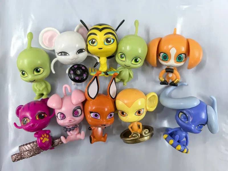 lovely Pet Animal Cute cat money puppy insect action Figure Anime Toys for Children
