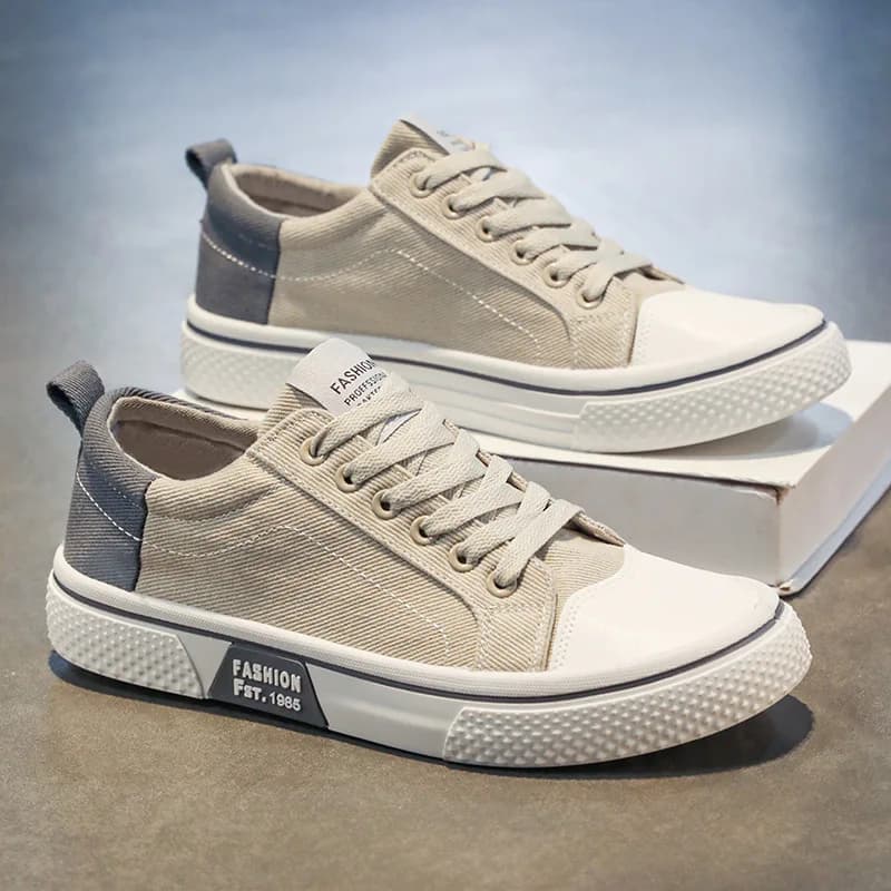 Mens Shoes 2025 New Mens Canvas Shoes Comfortable Plus Size 37-48 Skateboarding Shoes Wear Resistant Fashion Men Casual Sneakers